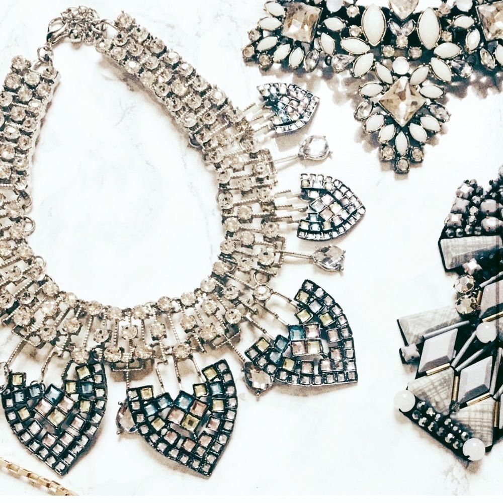 “BOHEMIAN NIGHTS” Crystal Rhinestone Statement Necklace - Picture 15 of 15